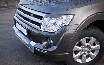 Накладки на фары на фары Mitsubishi Pajero 4 (2006-2015)